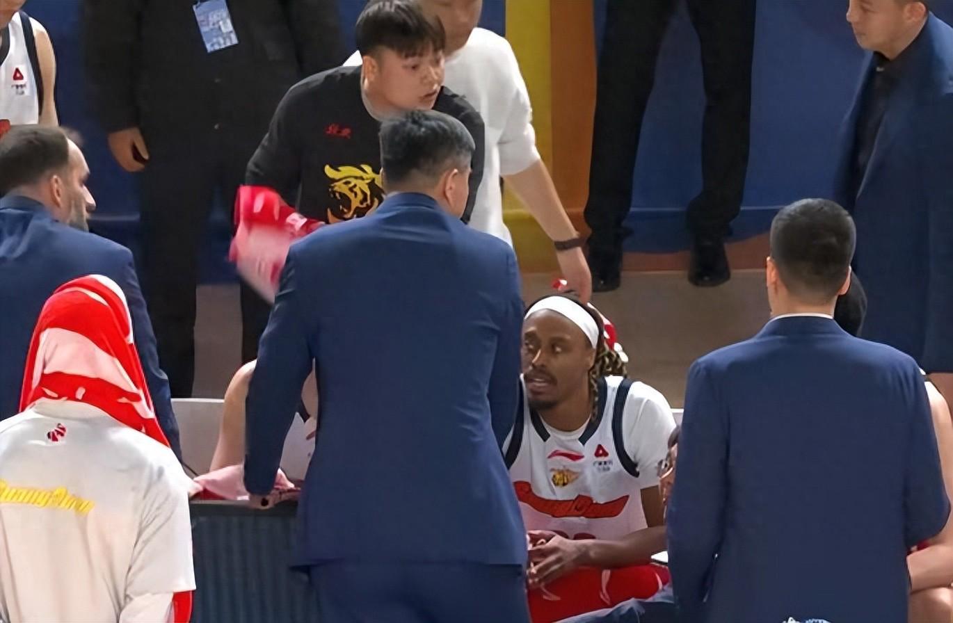 立博体育APP-全明星MVP0分，三分赛冠军投不进三分球，杜锋一手好牌打得稀碎